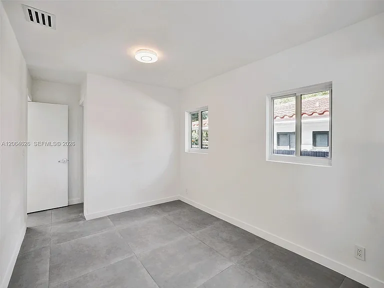 2380 NE 184th Ter — Photo 40