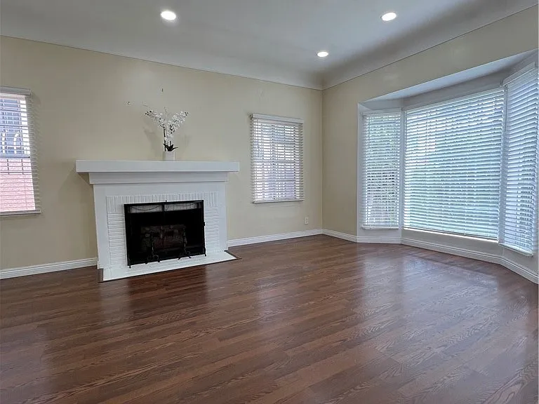 1933 S Corning St — Photo 6