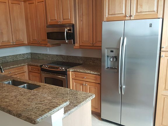 5th image of 708 NW 83rd Pl