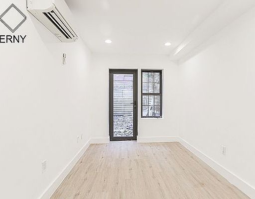 4th image of 806 President St #1G