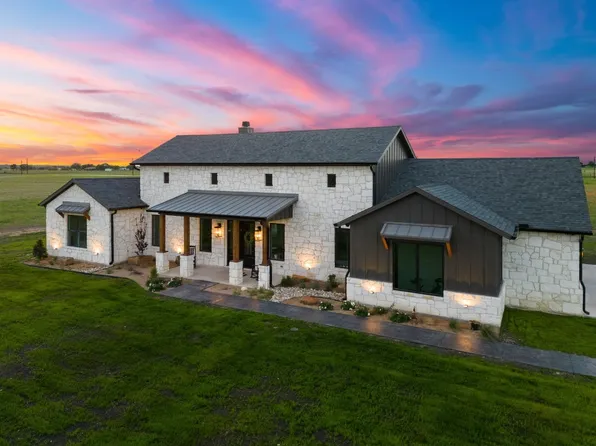 353 Willow Moon Ranch Rd, Crawford, TX 76638