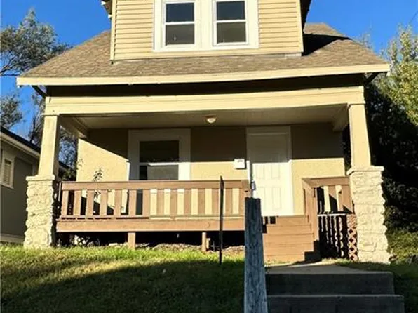 800 Bales Ct, Kansas City, MO 64124