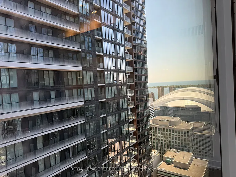 357 King St W #3307 — Photo 8