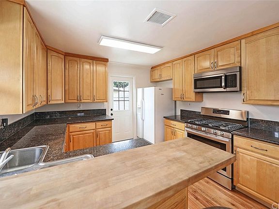 2nd image of 1524 E Denni St