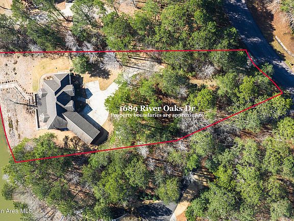 5th image of 1689 River Oaks Dr