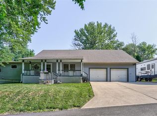 3600 N Flora Ave, Kansas City, MO 64116