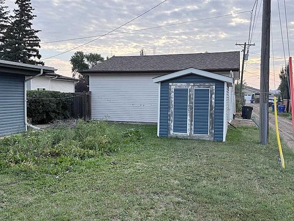 2nd image of 139 N 9th Ave W