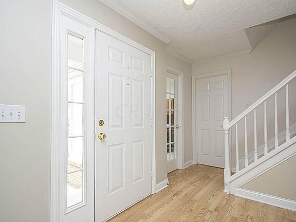 3rd image of 328 Dewfall Dr