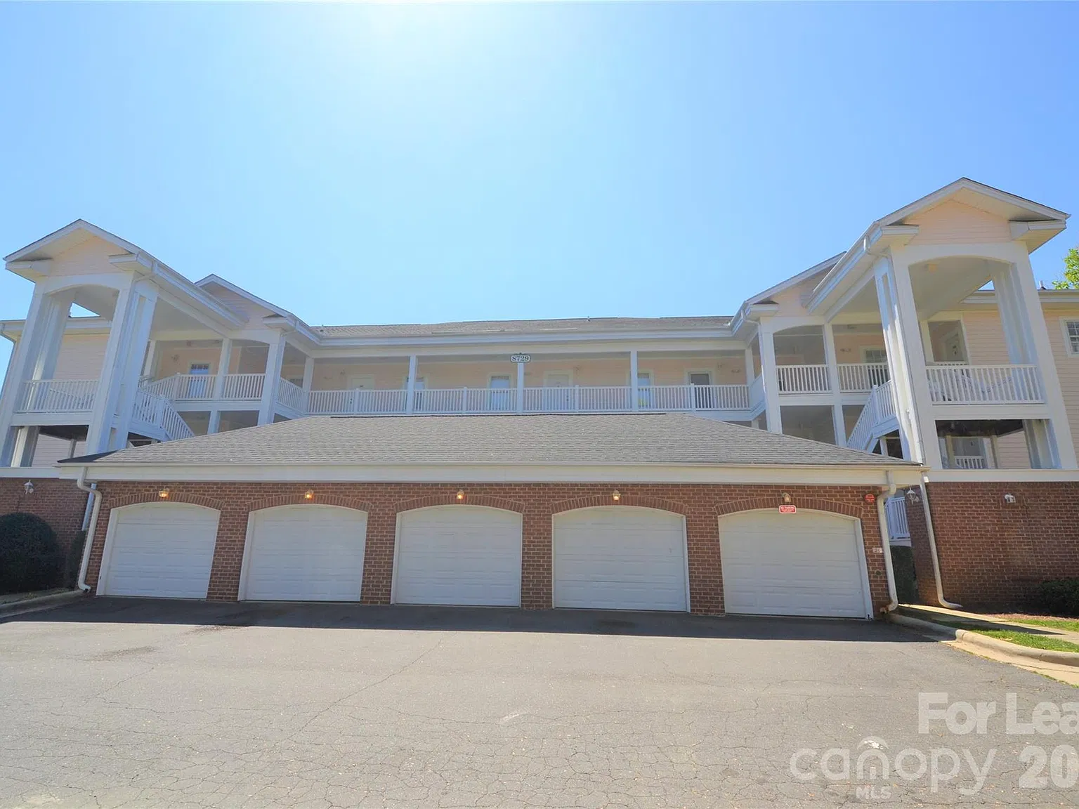 2 bed, 2.0 bath, 1288 sqft, $1,350 — Photo 2