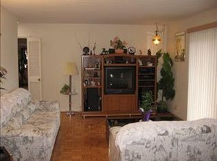 41 Kenilworth Ave, Elk Grove Village, IL 60007