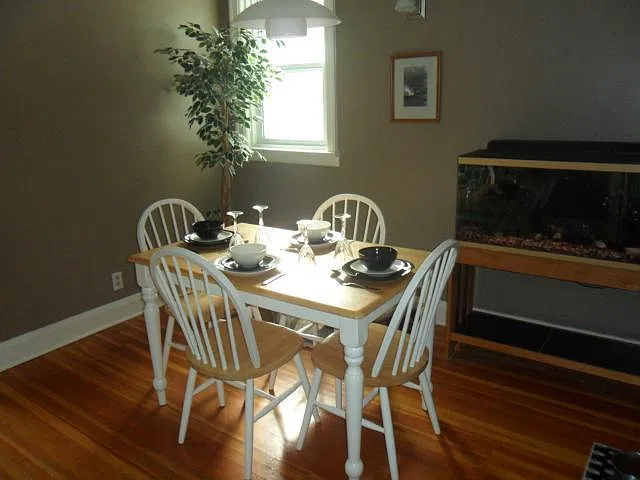 86 Cobourg Ave — Photo 3