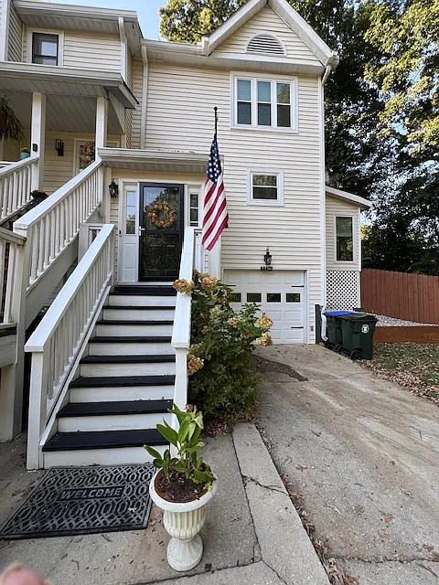 Great curb appeal!