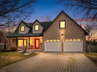 161 Ambleside Ct, Waterloo, ON N2K 3E3