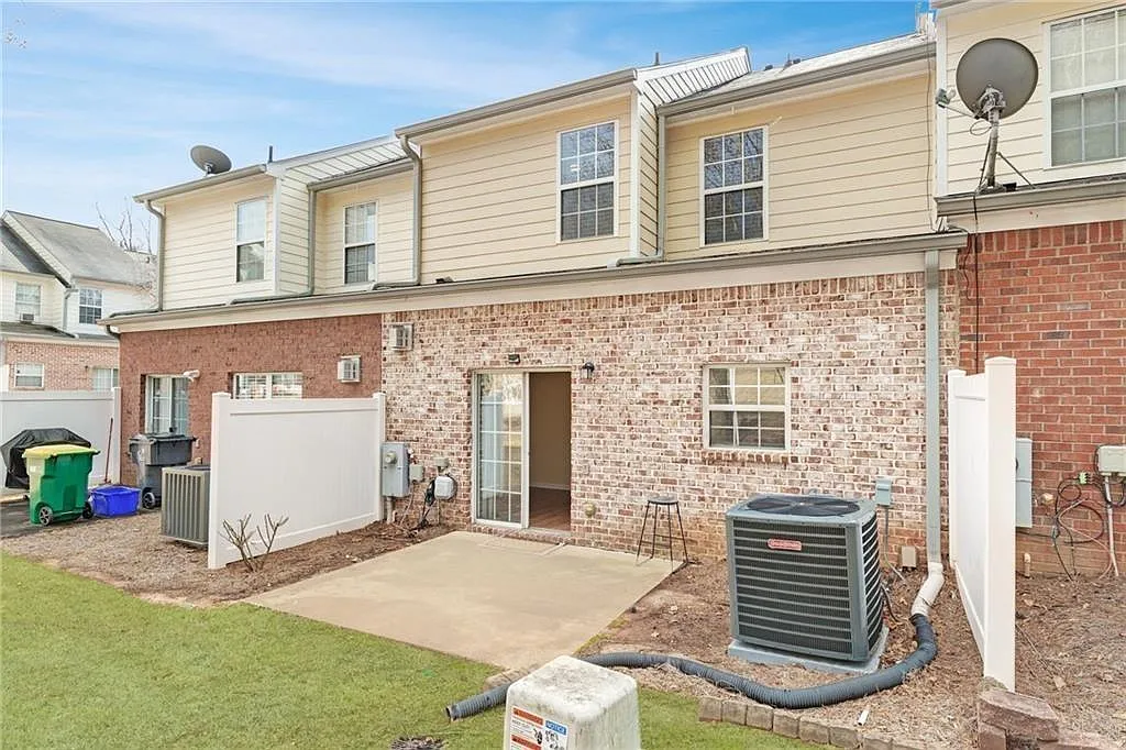Building Photo - 1102 Pleasant Oaks Ct