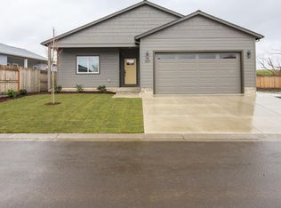 329 Quail Cir #108, Talent, OR 97540