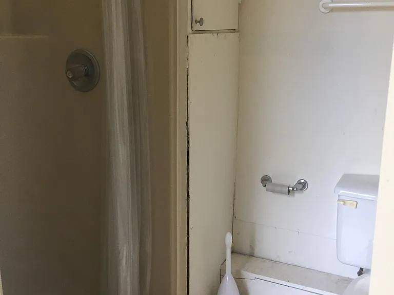 68 College St #B — Photo 15