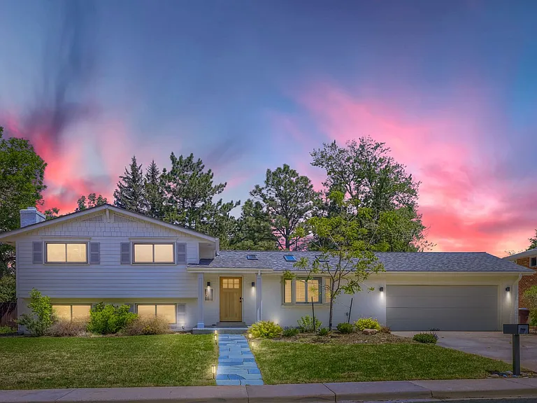 120 Cherokee Way — Photo 1