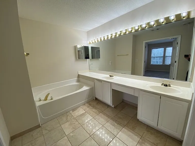 5463 Medlock Corners Dr — Photo 30