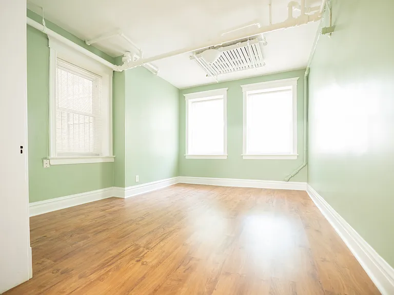1012 N Oakley Blvd #G — Photo 5