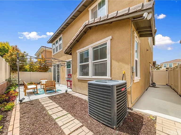 16005 Blueberry Ave — Photo 38