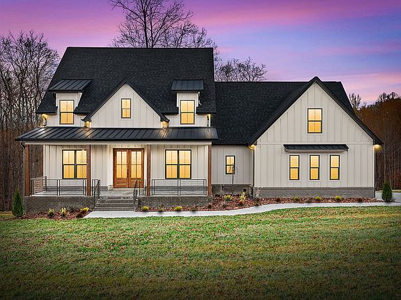 3rd image of 1319 Shady Grove Rd