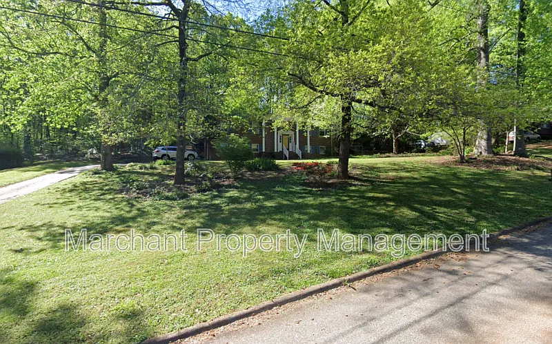 8 Laconia Dr