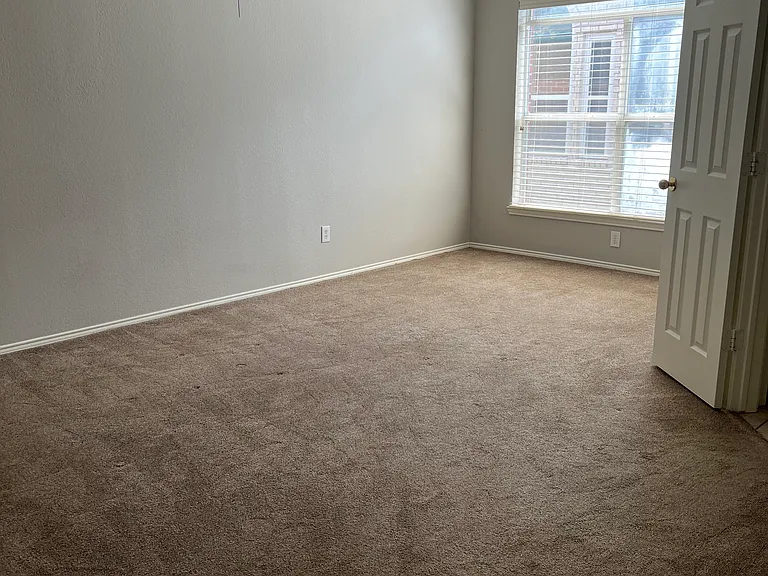 5820 Chatham Ln — Photo 12