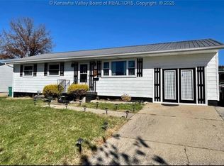 145 Vaturia Dr, Hurricane, WV 25526