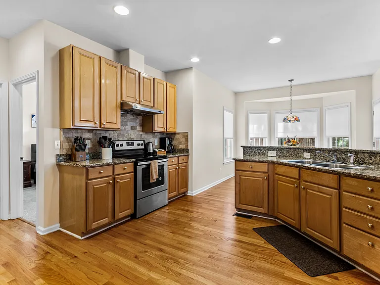 8 Bentley Way — Photo 19