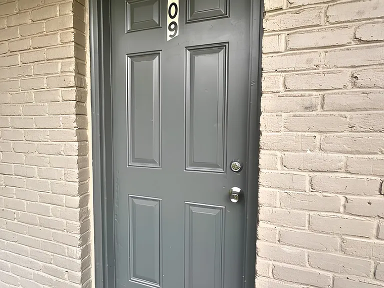 312 N Chestnut St — Photo 8