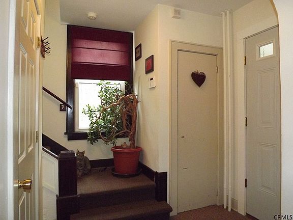 4th image of 812 Old South Pearl St