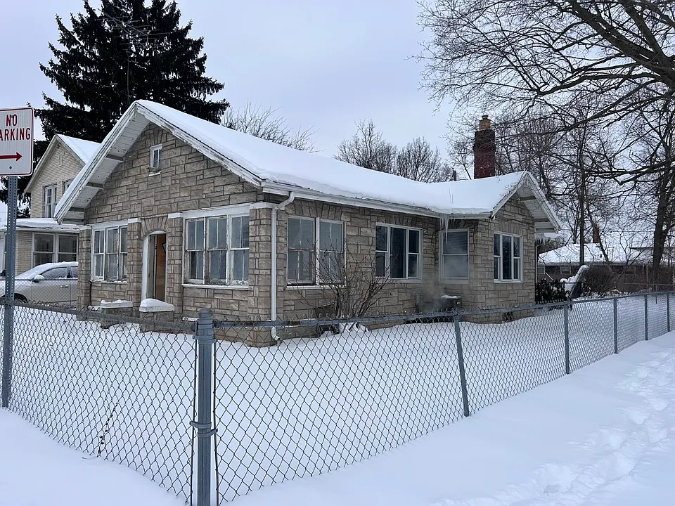 1117 W Indiana Ave