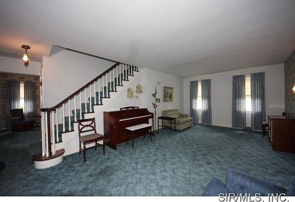 5th image of 202 Grant Dr