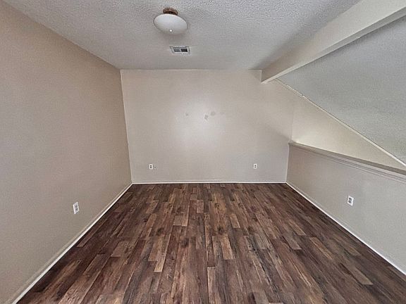 5th image of 206 Belfast St #A