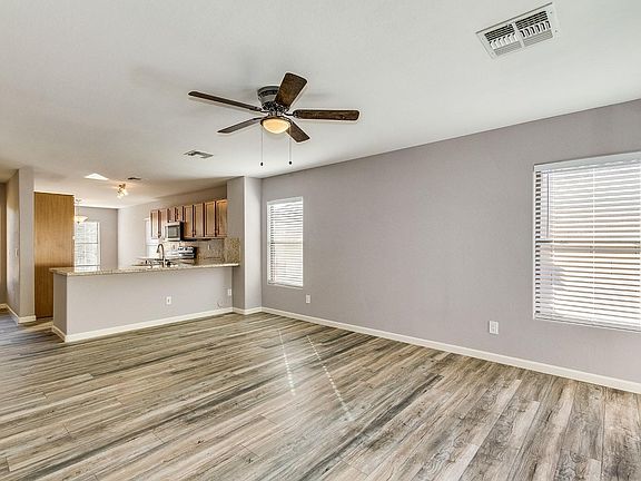 3rd image of 1622 W Nancy Ln