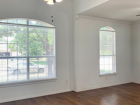 5th image of 635 Park Highlands Dr