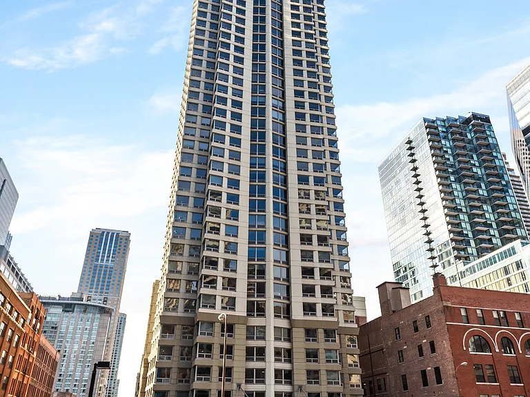 440 N Wabash Ave #2004 — Photo 34