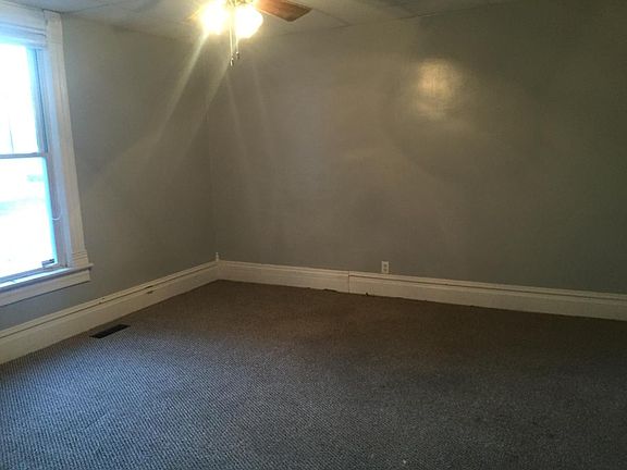 Dining room (or additional bedroom)