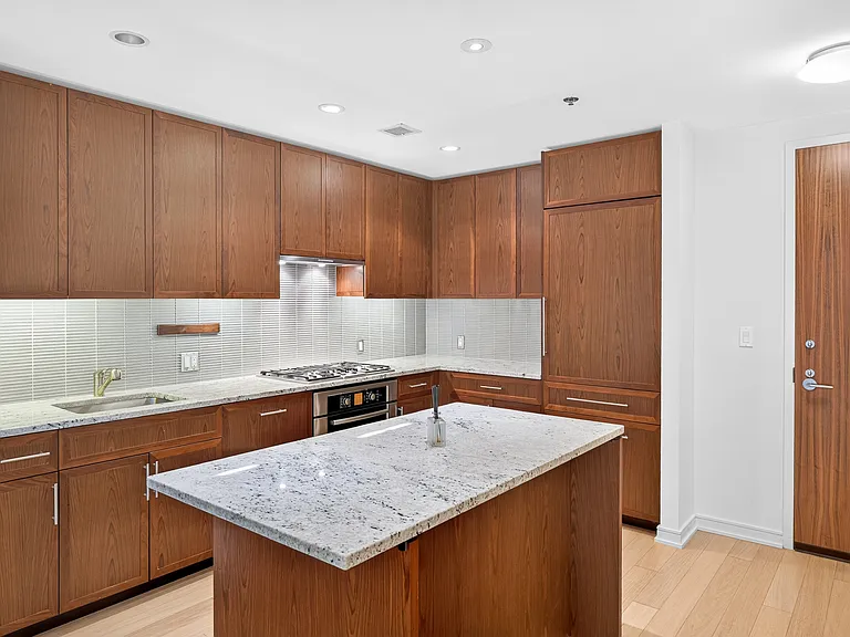 580 Washington St #5E — Photo 10