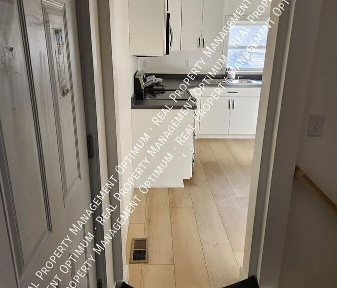 903 10th St N — Photo 6