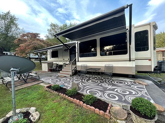 4th image of 4229 E Parkway Lot 131
