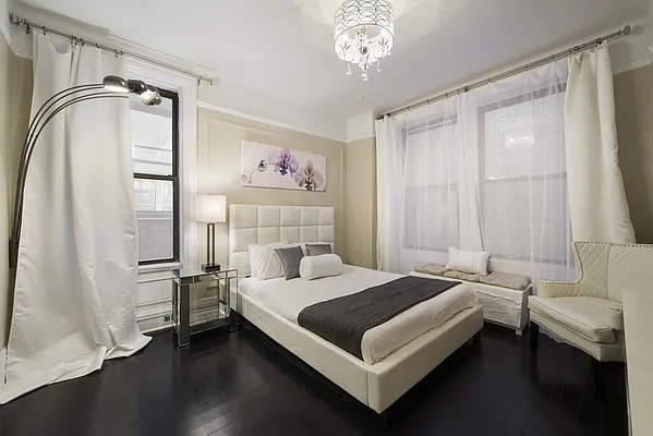 Sold by Nest Seekers International | media 6