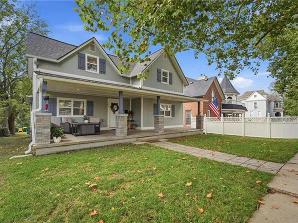 107 E Wea St, Paola, KS 66071