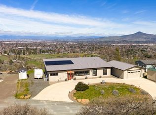 1873 Sundial Dr, Medford, OR 97501