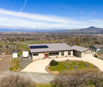 1873 Sundial Dr, Medford, OR, 97501