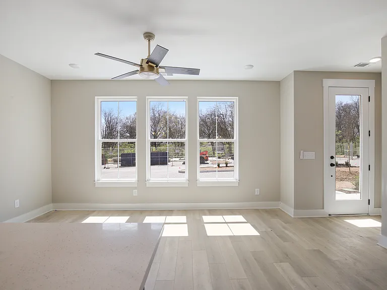 371 Archwood Dr — Photo 15