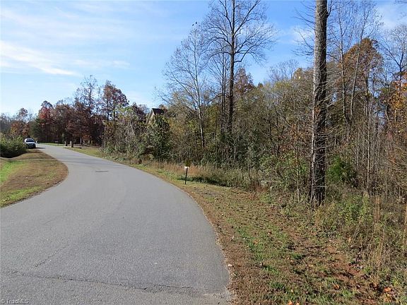 2nd image of 194 Donsdale Dr #64