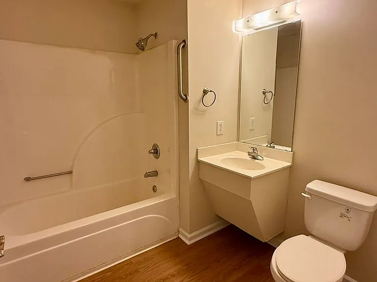 614 E Parker St #J — Photo 8