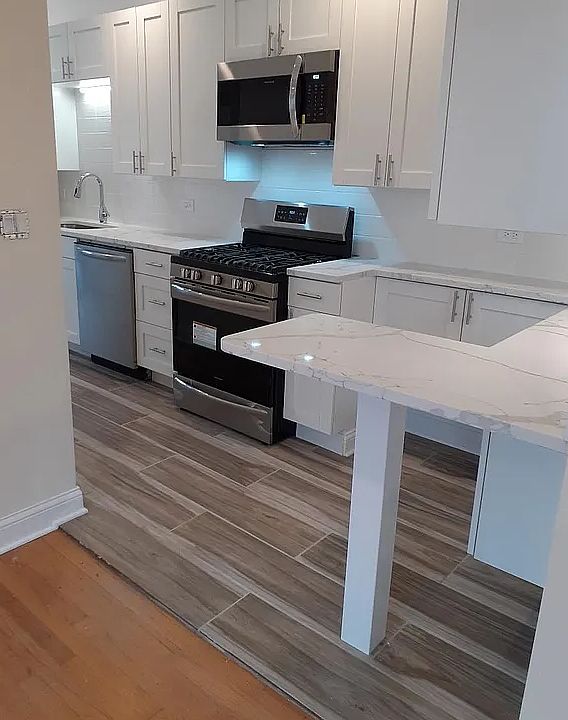 1st image of 3220 N Wolcott Ave APT 3