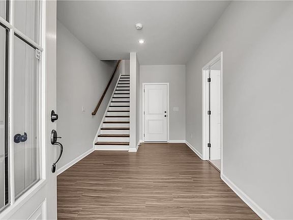 2nd image of 656 Devon Aly